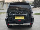 Mitsubishi Pajero-8
