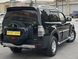Mitsubishi Pajero-3