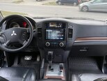 Mitsubishi Pajero-16