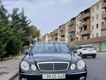 Mercedes E 320-1