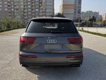 Audi Q7-8