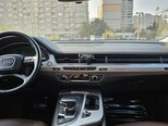 Audi Q7-9