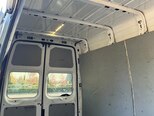 Ford Transit-10