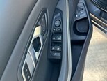 BMW 330e-7