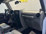 Jeep Wrangler-21