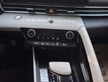 Hyundai Elantra-12