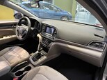 Hyundai Elantra-13