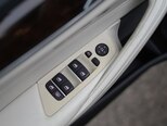 BMW 530e-13