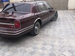 Lincoln Town Car-4