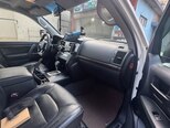 Toyota Land Cruiser-19