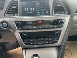 Hyundai Sonata-12