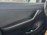 Tesla Model Y-8