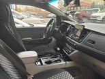 Kia Carnival-12