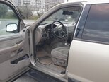 Ford Explorer-7