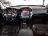 Toyota Land Cruiser-6