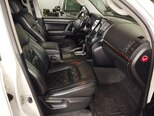 Toyota Land Cruiser-7