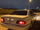 Mercedes E 220-2