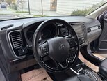 Mitsubishi Outlander-4