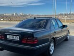 Mercedes E 230-7