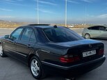 Mercedes E 230-6