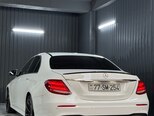 Mercedes E 300-5