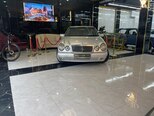 Mercedes E 220-1