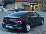 Hyundai Elantra-6