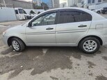 Hyundai Accent-13