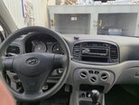 Hyundai Accent-17