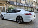 Porsche Panamera-6