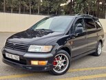 Mitsubishi Chariot-2