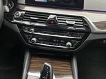 BMW 530e-11