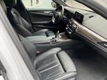 BMW 530e-10
