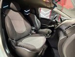 Hyundai Accent-12