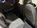 Hyundai Accent-15