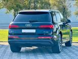 Audi Q7-8
