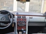 Mercedes E 230-2