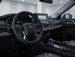 Mitsubishi Outlander-11