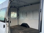 Ford Transit-10