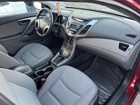 Hyundai Elantra-11