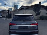 Audi Q7-5