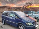 Opel Zafira-5