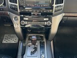 Toyota Land Cruiser-9