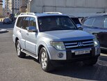 Mitsubishi Pajero-4