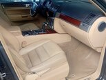 Volkswagen Touareg-5