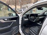Hongqi HS5-8
