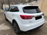 Hongqi HS5-5