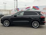 Porsche Cayenne S-8