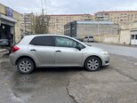 Toyota Auris-12