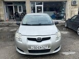 Toyota Auris-1